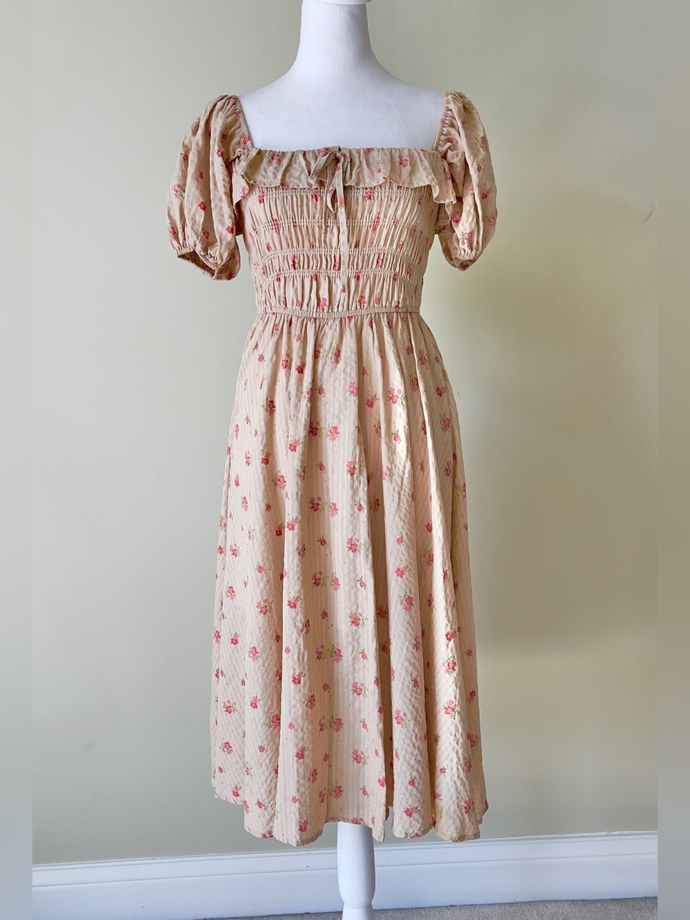 R. Vivimos Cream & Pink Floral Short Puff Sleeves Smocked Midi Dress EUC Size S
